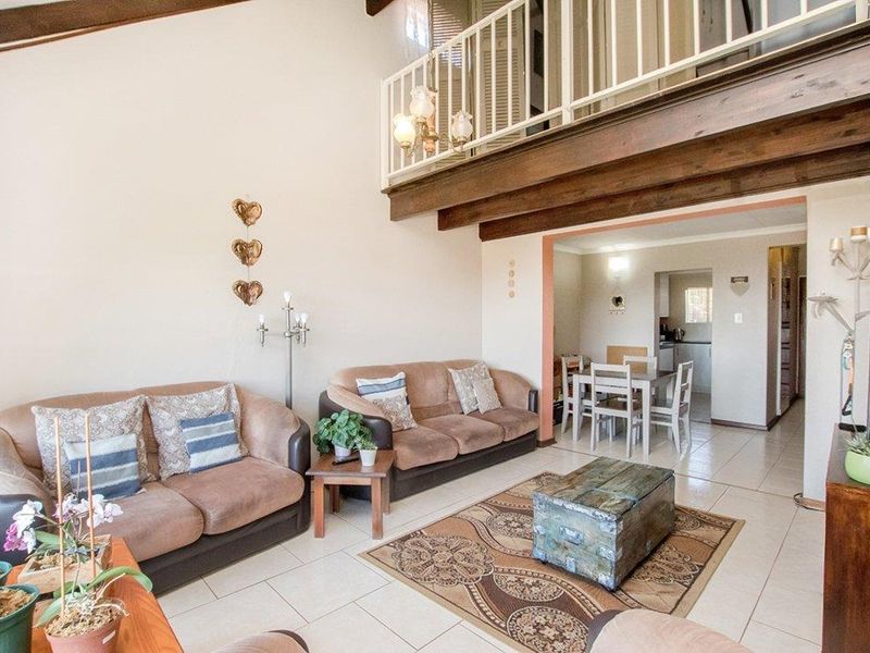 Lovely 3 bedroom 2 bathroom duplex unit for sale in Silverfields Krugersdrop - Photo 2