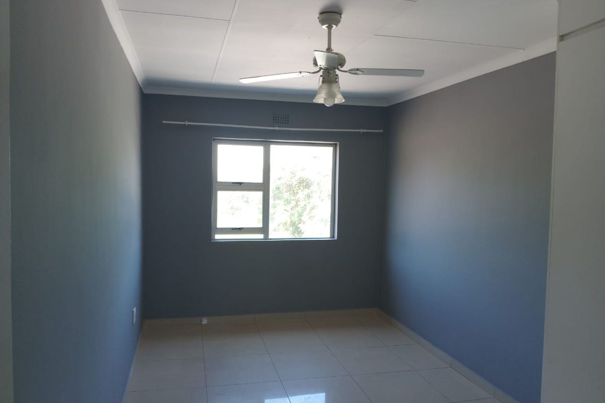 3 Bedroom Rental Property in Richards Bay Central - Photo 4