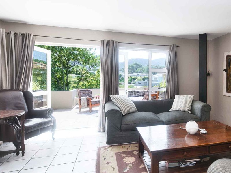 LARGE RESIDENTIAL HOME FOR SALE - Photo 3