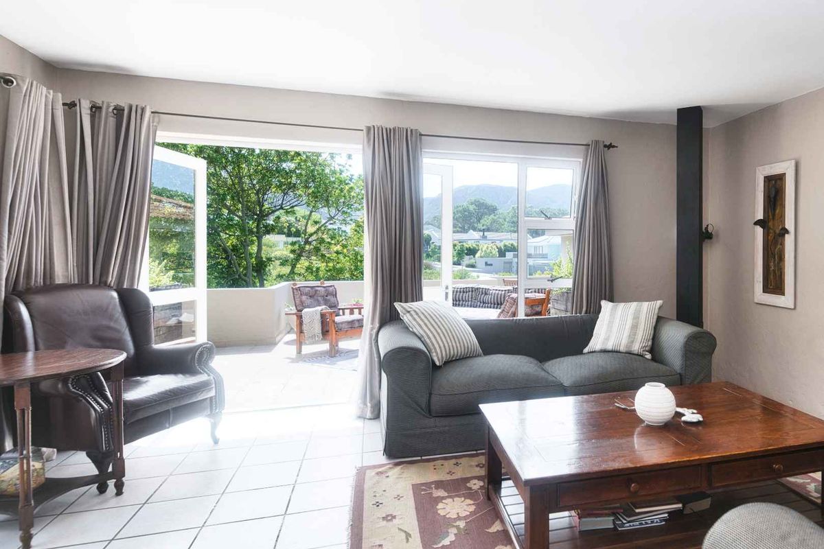 LARGE RESIDENTIAL HOME FOR SALE - Photo 3