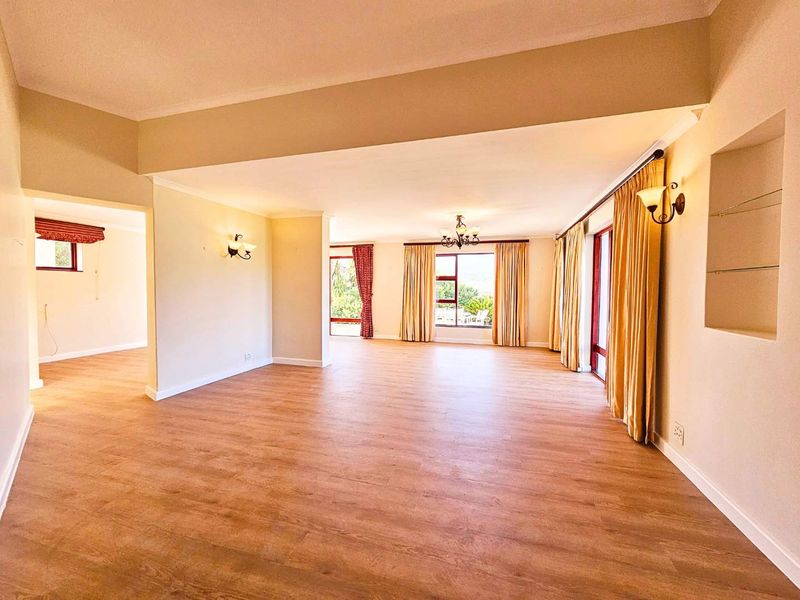 Elegant Family Home with Sweeping Sea Views in Sought-After Fish Hoek - Photo 5