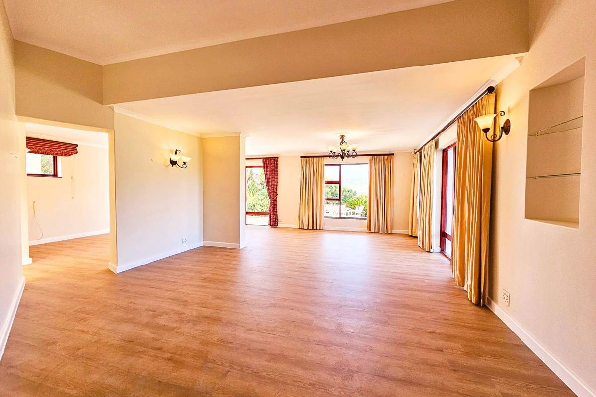 Elegant Family Home with Sweeping Sea Views in Sought-After Fish Hoek - Photo 5