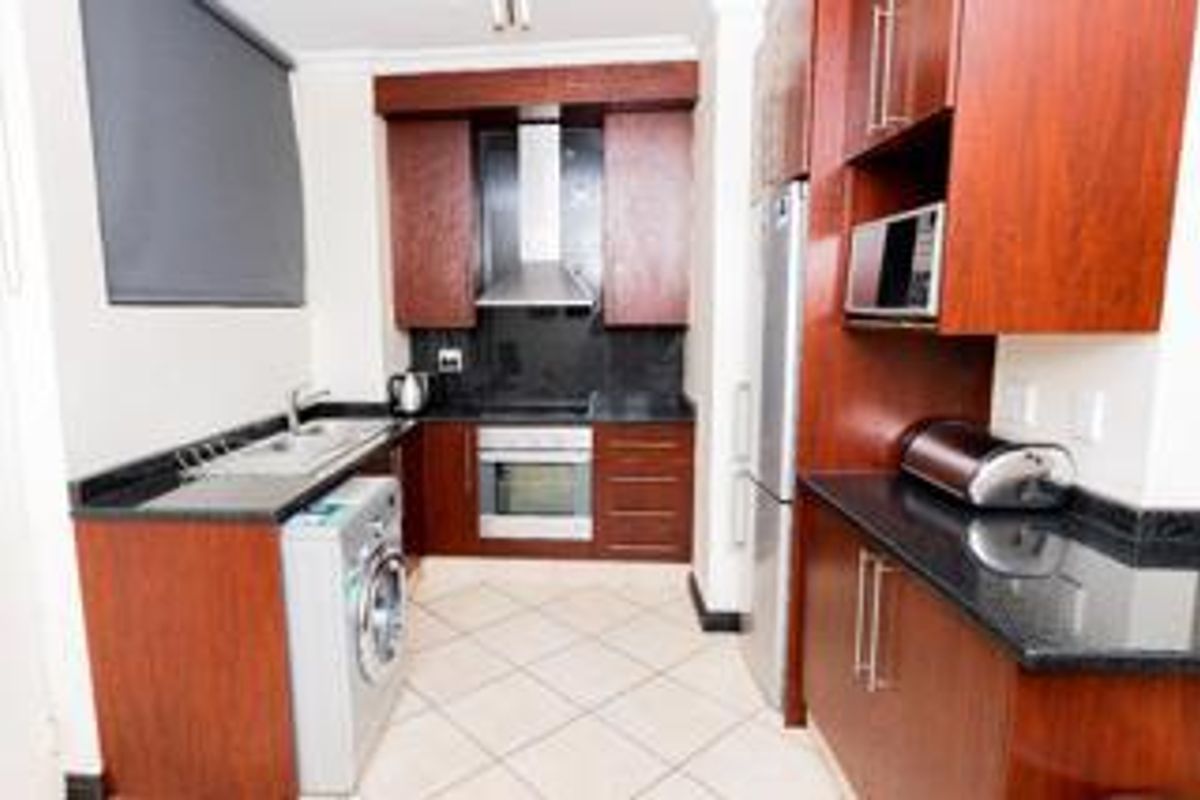 FURNISHED BACHELOR - Photo 4
