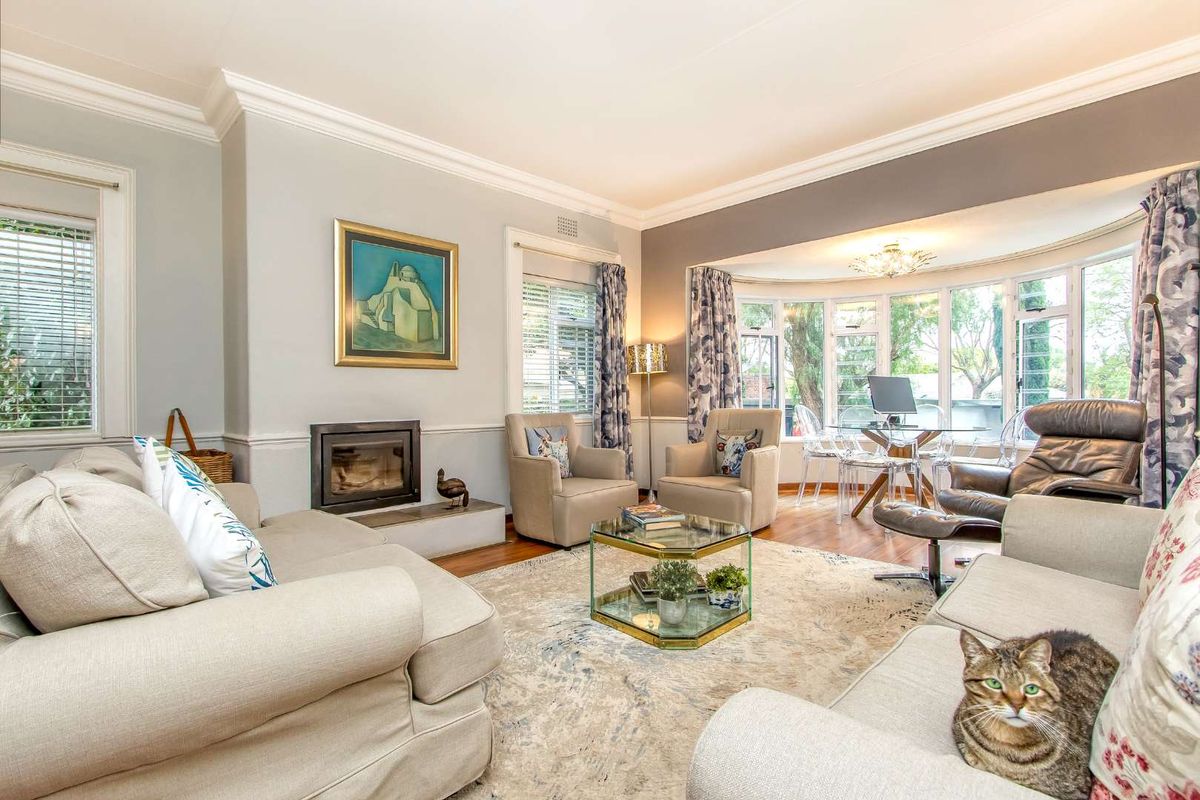 3 Bedroom Family Home with a Garden Cottage - Photo 2