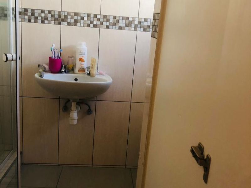 3 Bedroom House with an extra Bachelor flat for sale in Goreangab, Windhoek - Photo 7