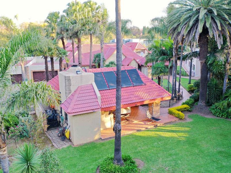 An Extensive and Versatile Classic Family Home in Beautiful Rynfield Estates - Photo 5