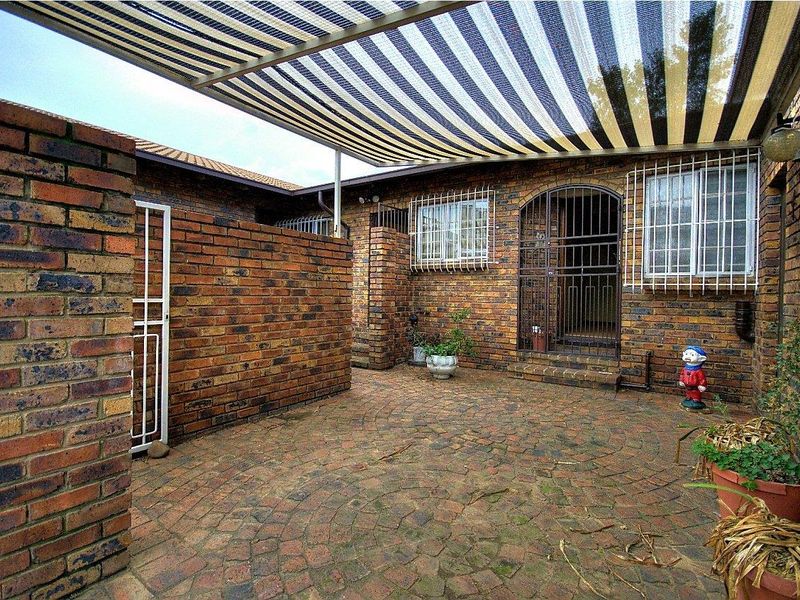 2 bed 2 bath pet friendly simplex!! - Photo 5