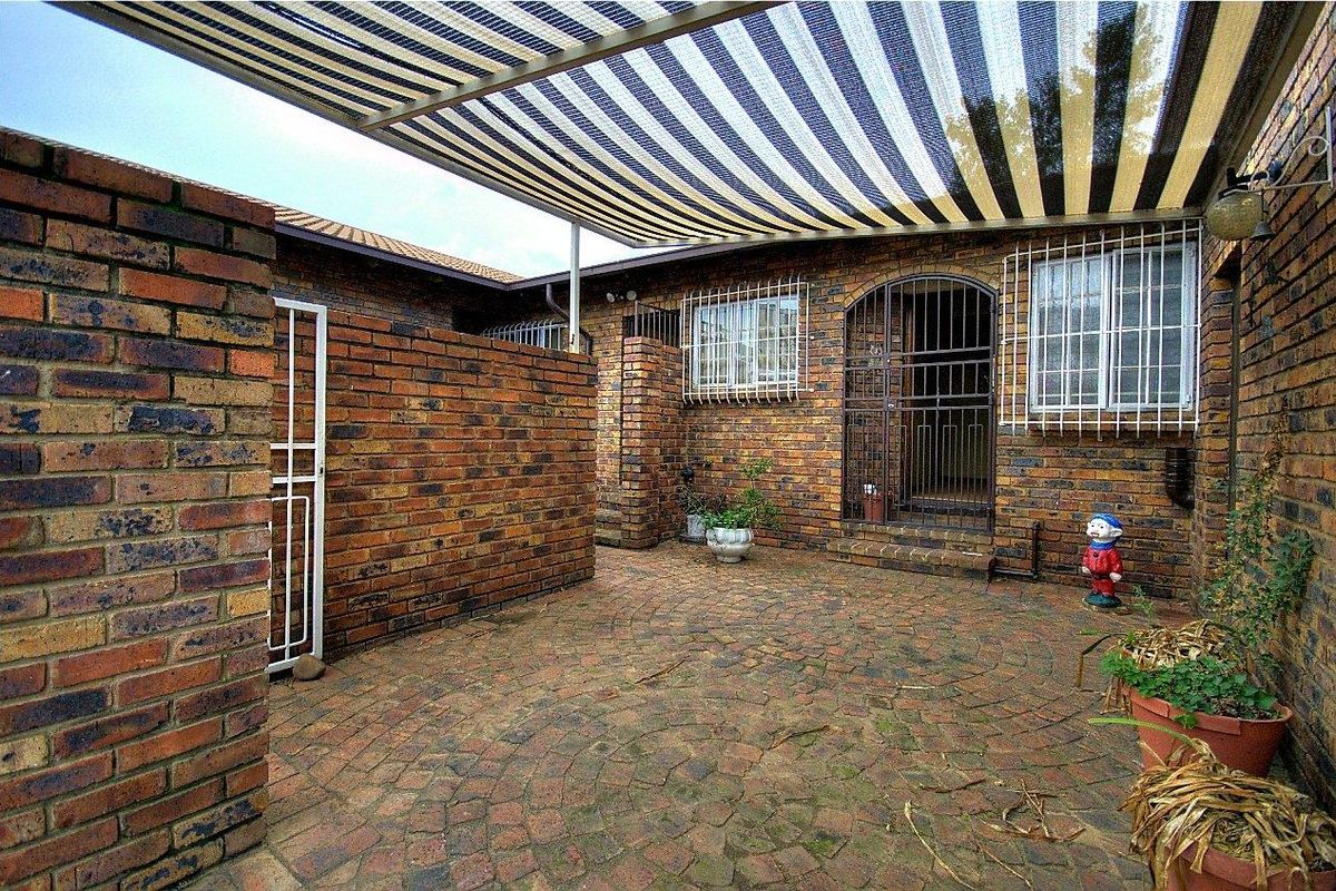 2 bed 2 bath pet friendly simplex!! - Photo 5