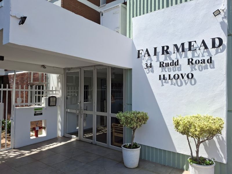 A LOVELY ONE BEDROOM APARTMENT - Photo 2