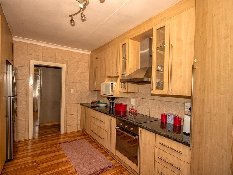 Family home with Flatlet for sale - Photo 6