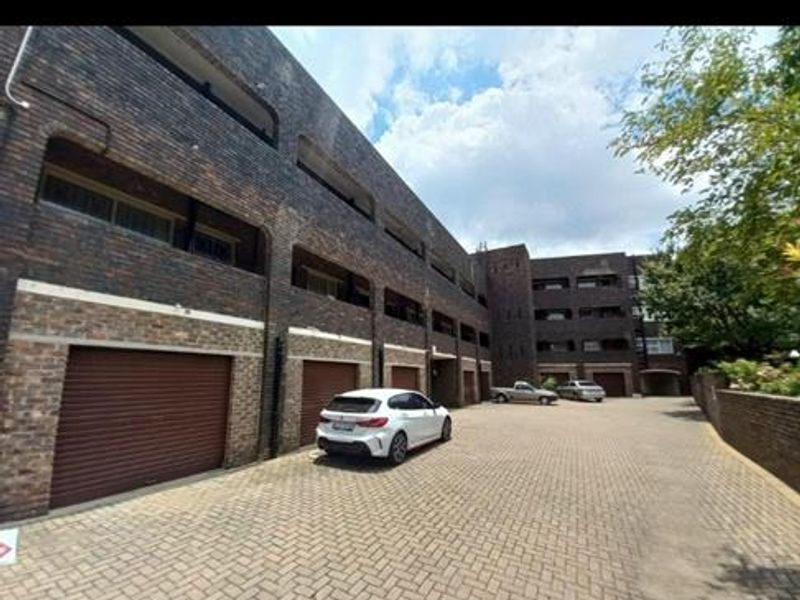 2 Bedroom Apartment for Sale in Croydon - Photo 1