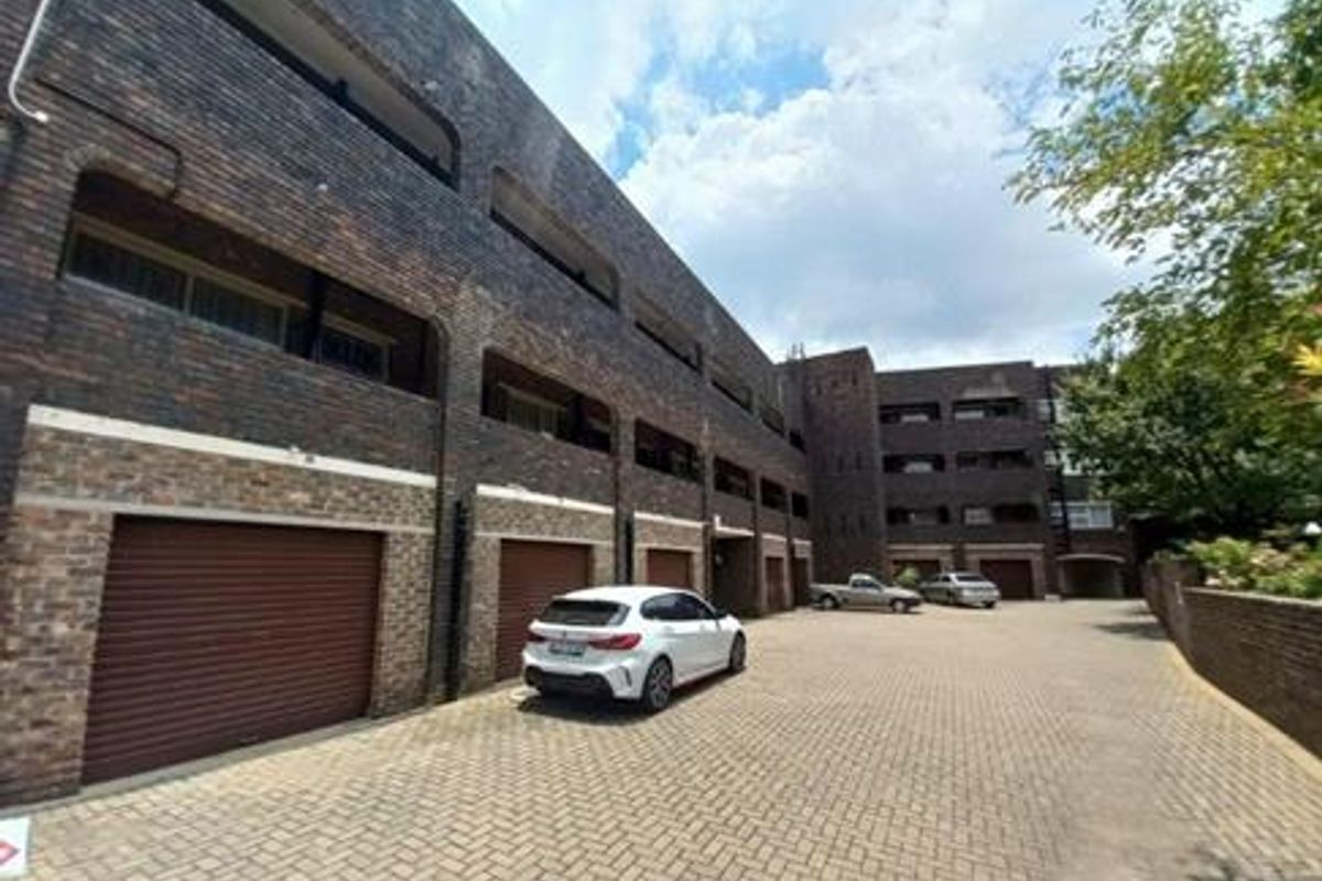 2 Bedroom Apartment for Sale in Croydon - Photo 2