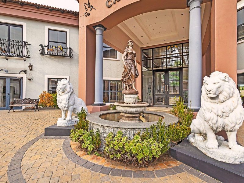 Discover the Ultimate in Exclusive Luxury and Privacy: Majestic Tuscan Mansion with Panoramic Views - Photo 4