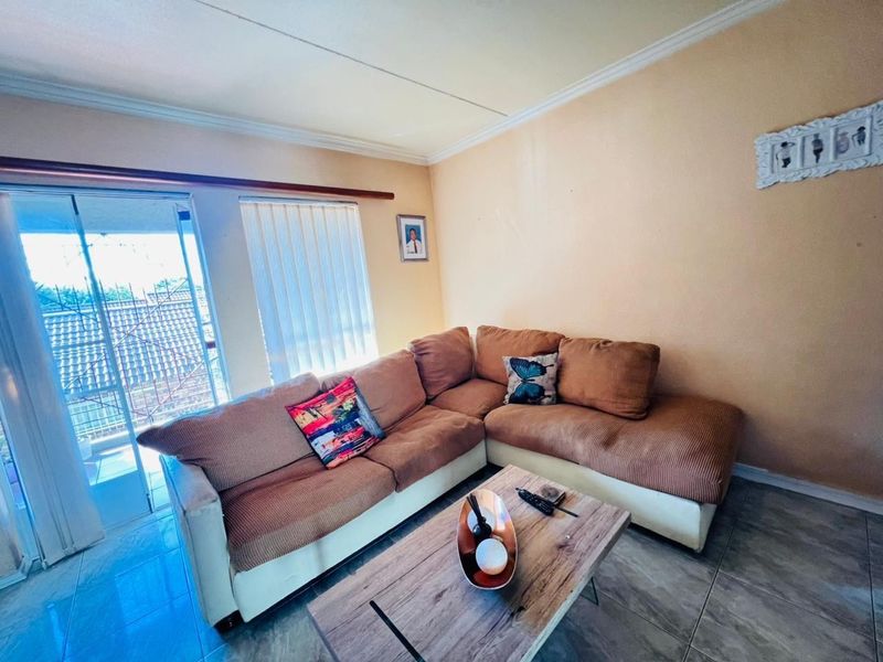 Townhouse For Sale in Randhart, Alberton - Photo 5