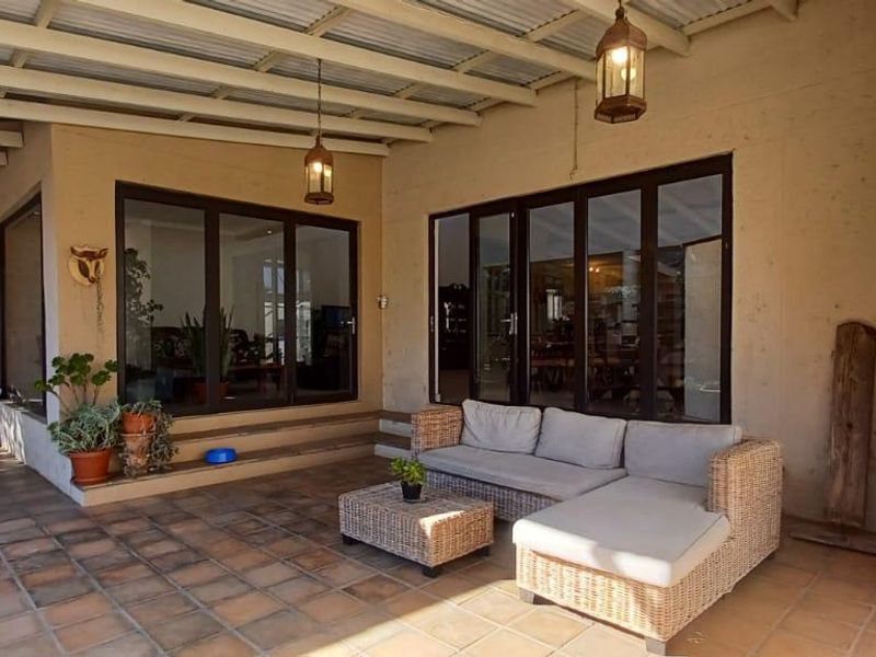 Suiderhof - Bordering Olympia - N$7 980 000 - Photo 5