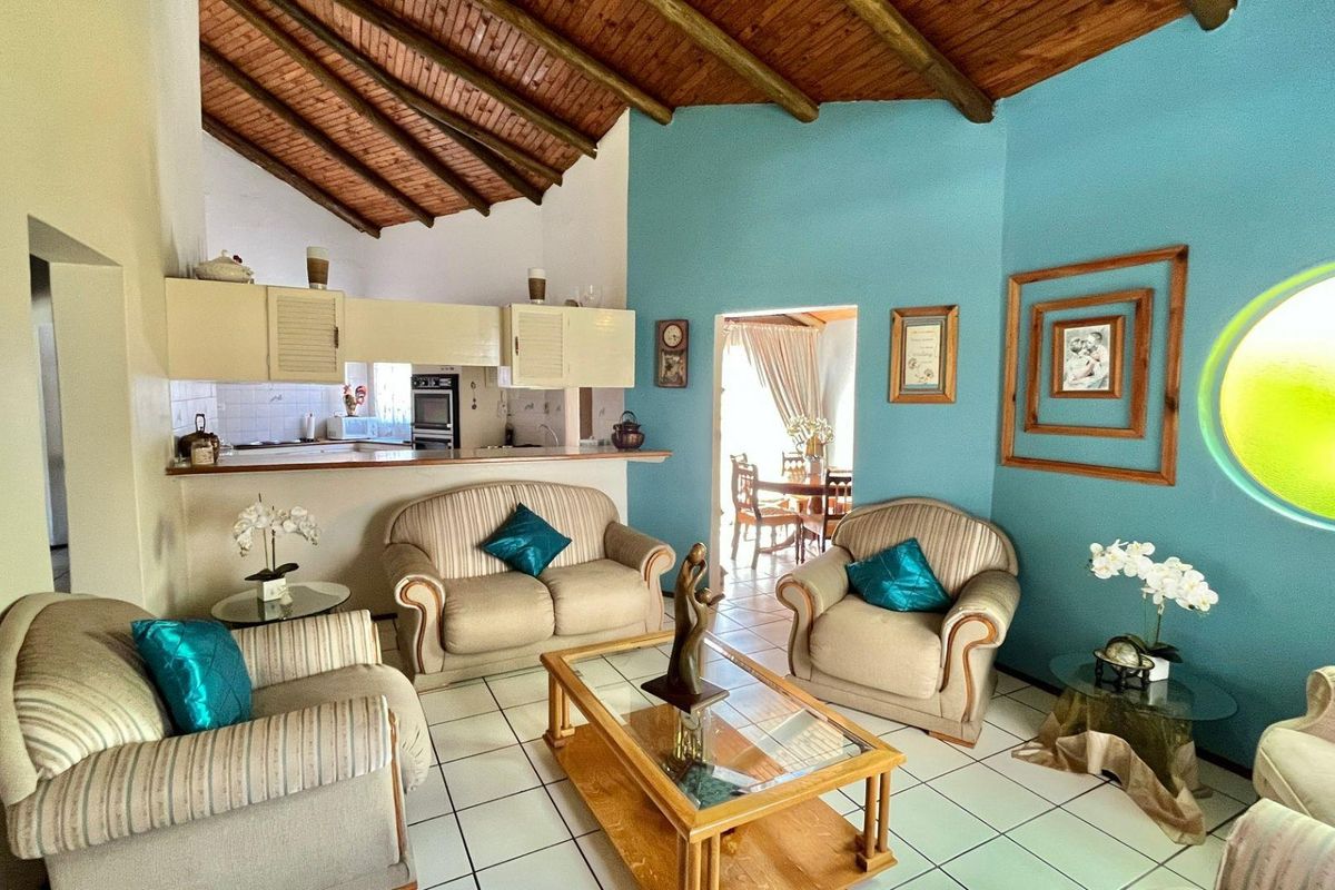 Luxurious Living Awaits in Sunward Park Village! - Photo 2