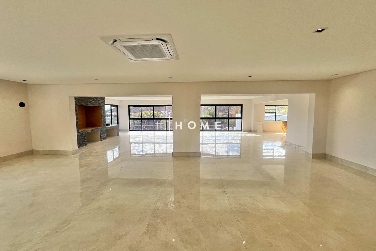 Luxury Property with 5 Bedrooms and 1-Bedroom flat - Photo 5