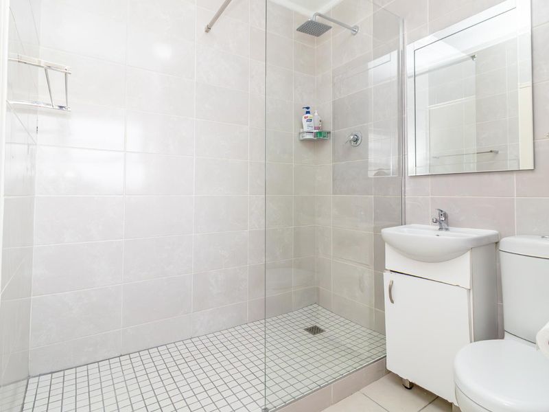 Smart Investment: Neat 1-Bedroom Apartment! - Photo 10