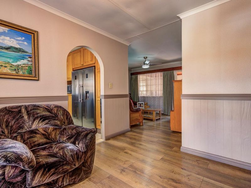 QUALITY 4/5 BEDROOMED HOME IN SECURE BOOMED AREA - Photo 8