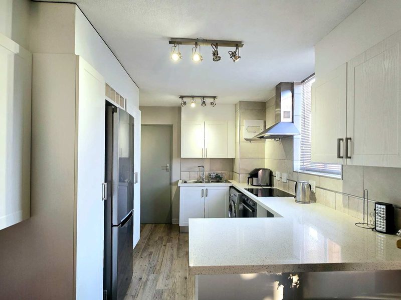 Modern Loft Apartment in a Secure Complex - Photo 6