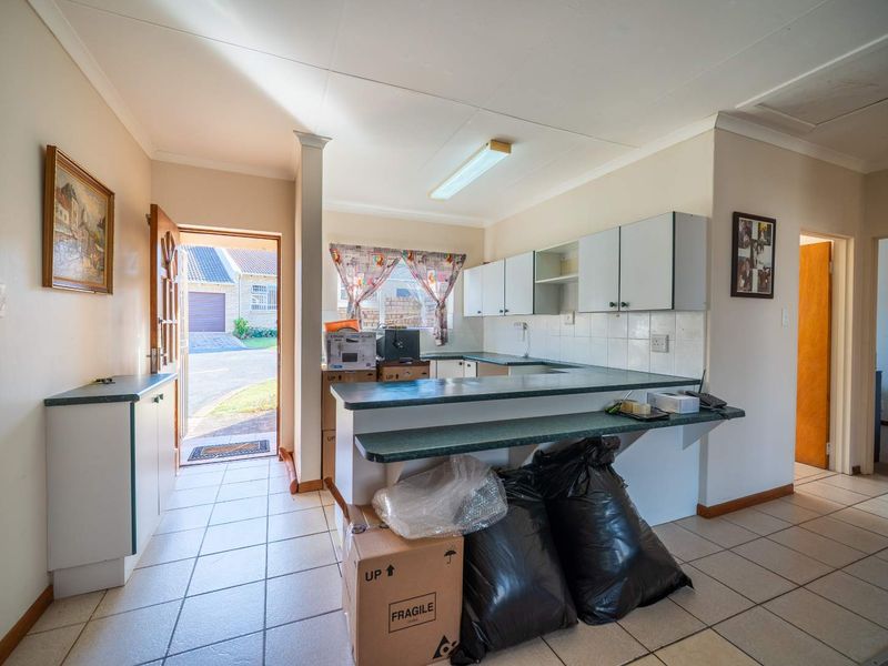 Charming 2-Bedroom Townhouse in Eedenglen Retirement Village – Jeffrey’s Bay - Photo 8