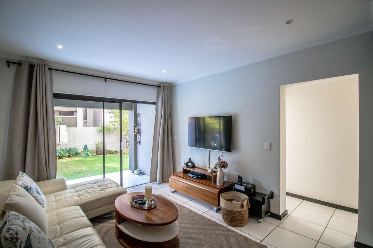 Lovely 2 Bed 1 Bath Apartment in Lonehill - Photo 5