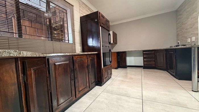 Property #2398299, House Rental Monthly in Klippoortje