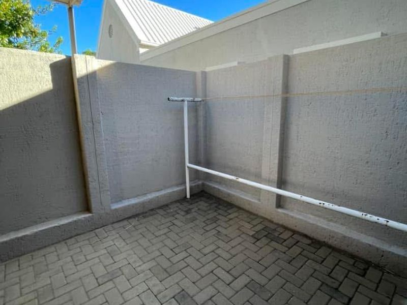 ONE LEVEL TOWNHOUSE FOR SALE - Photo 5