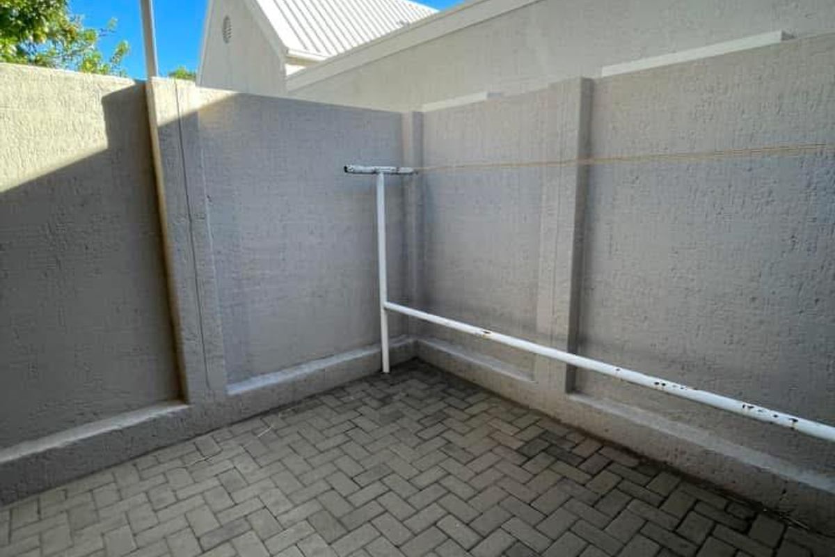 ONE LEVEL TOWNHOUSE FOR SALE - Photo 5