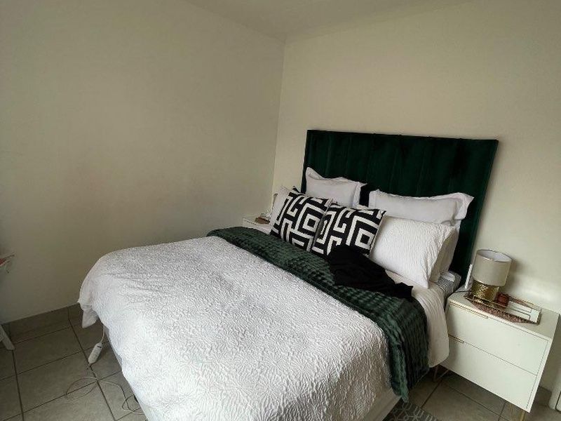 Family-Friendly 4-Bedroom Rental with Outdoor Play Area - Photo 7
