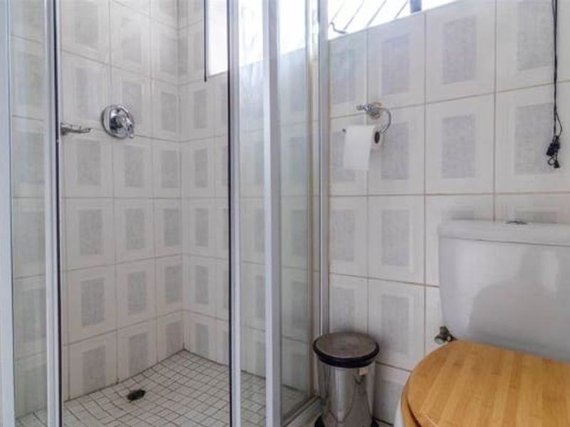 4 Bedroom House for Sale in Rewlatch ,Johannesburg - Photo 6