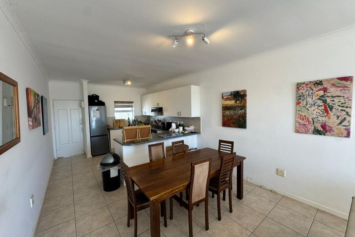 Top floor apartment in Royal Ascot - Photo 2