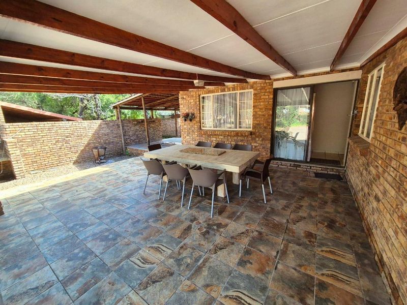 Modern Elegance - Entertain and Relax in Style - Photo 2