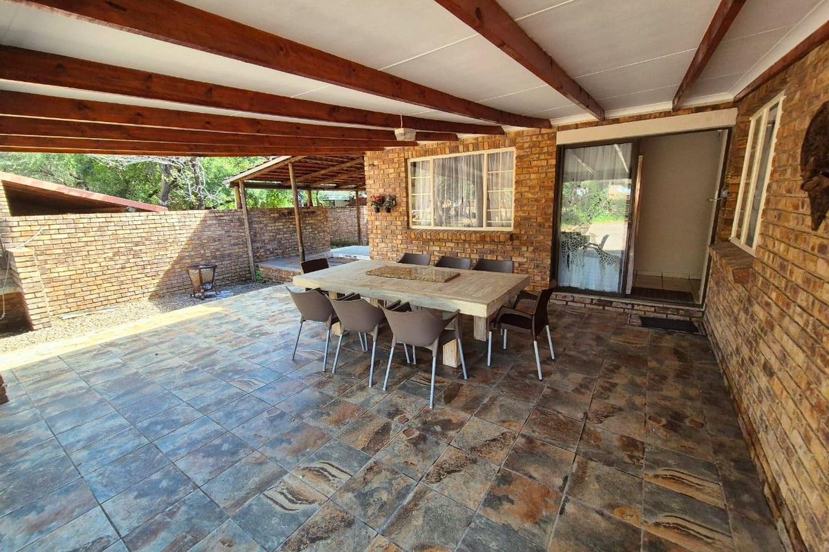 Modern Elegance - Entertain and Relax in Style - Photo 2