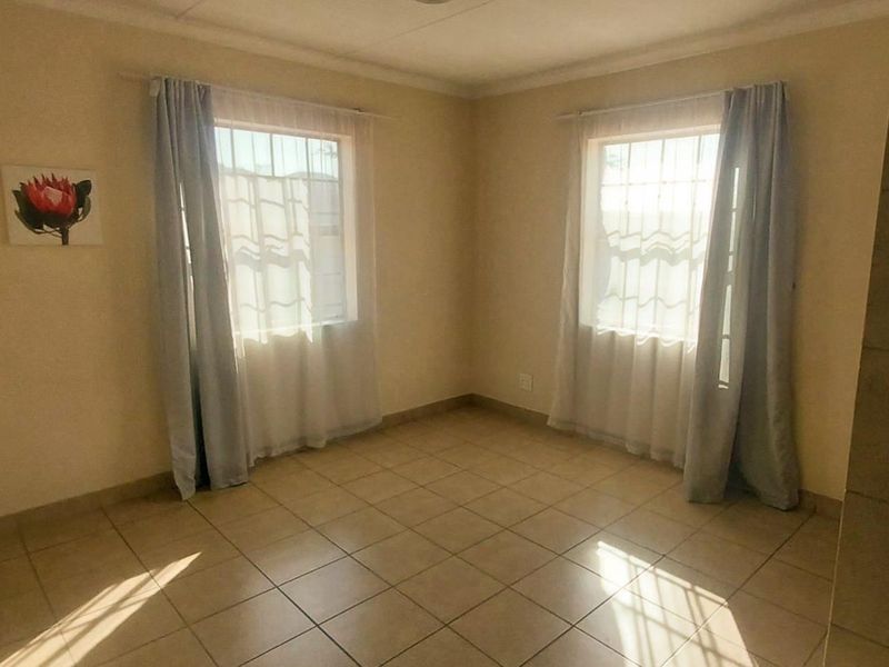 3 bedroom in Thatch hill estate - Photo 5