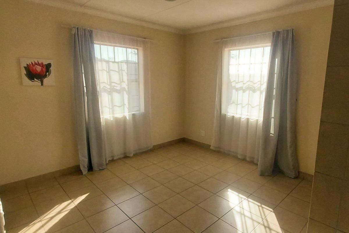 3 bedroom in Thatch hill estate - Photo 5