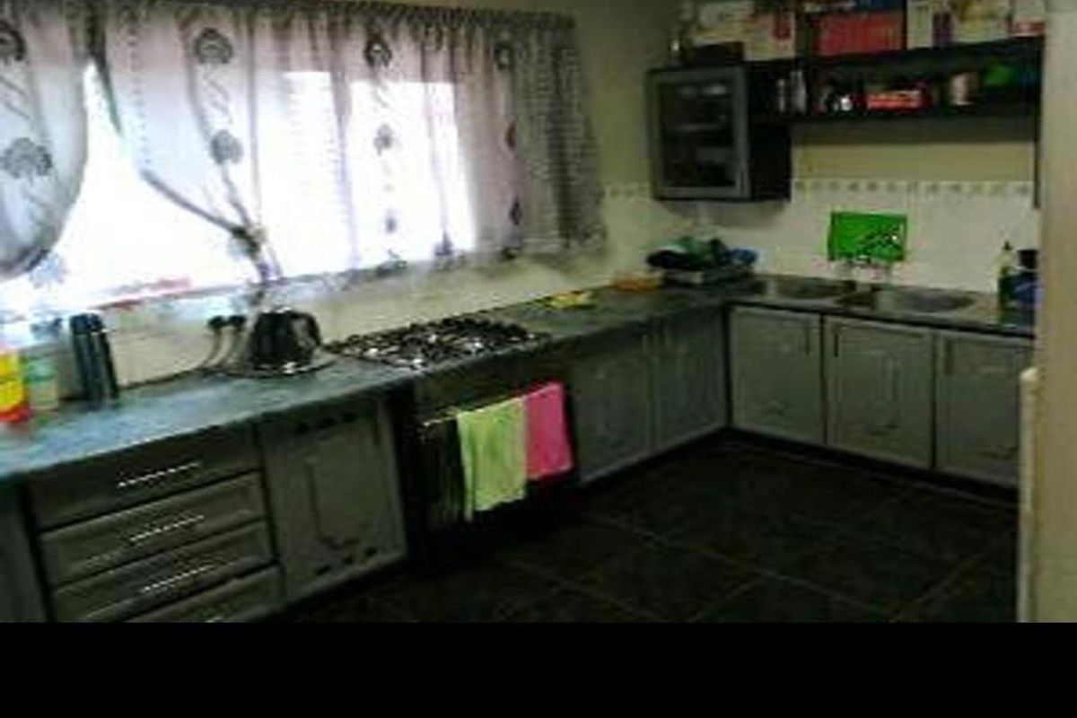 Priced to sell property - Photo 3
