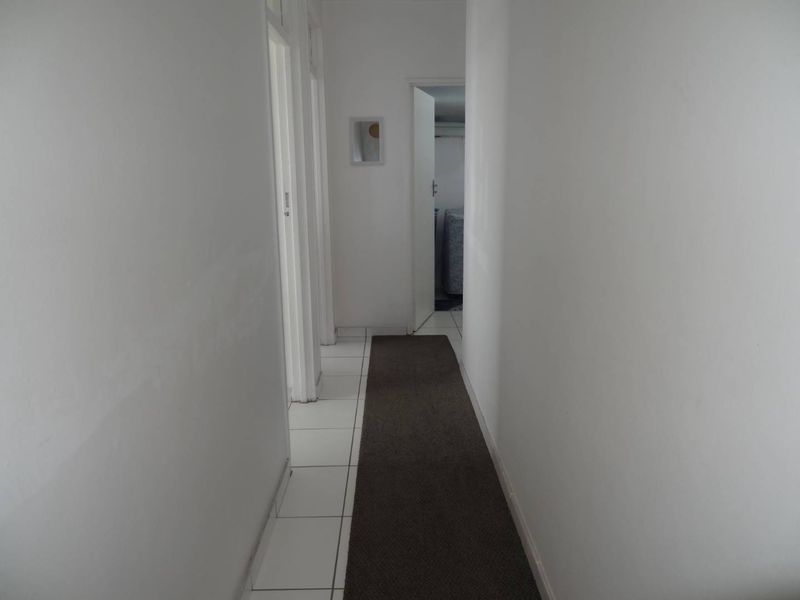 2.5 Bedroom Apartment for Sale - Photo 9