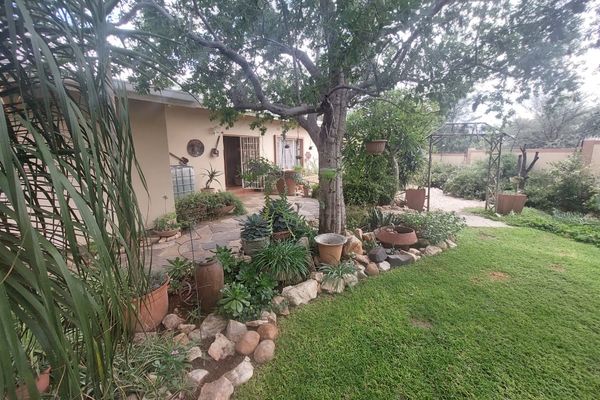 5 Bedroom House in Pioniers Park For Sale N$4,580,000 #2484482