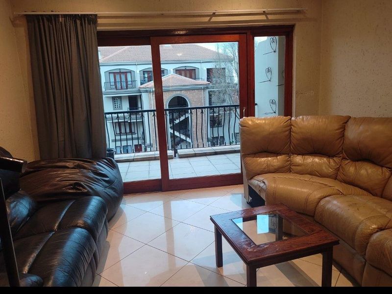 Top floor duplex apartment in desirable Morningside complex - Photo 4