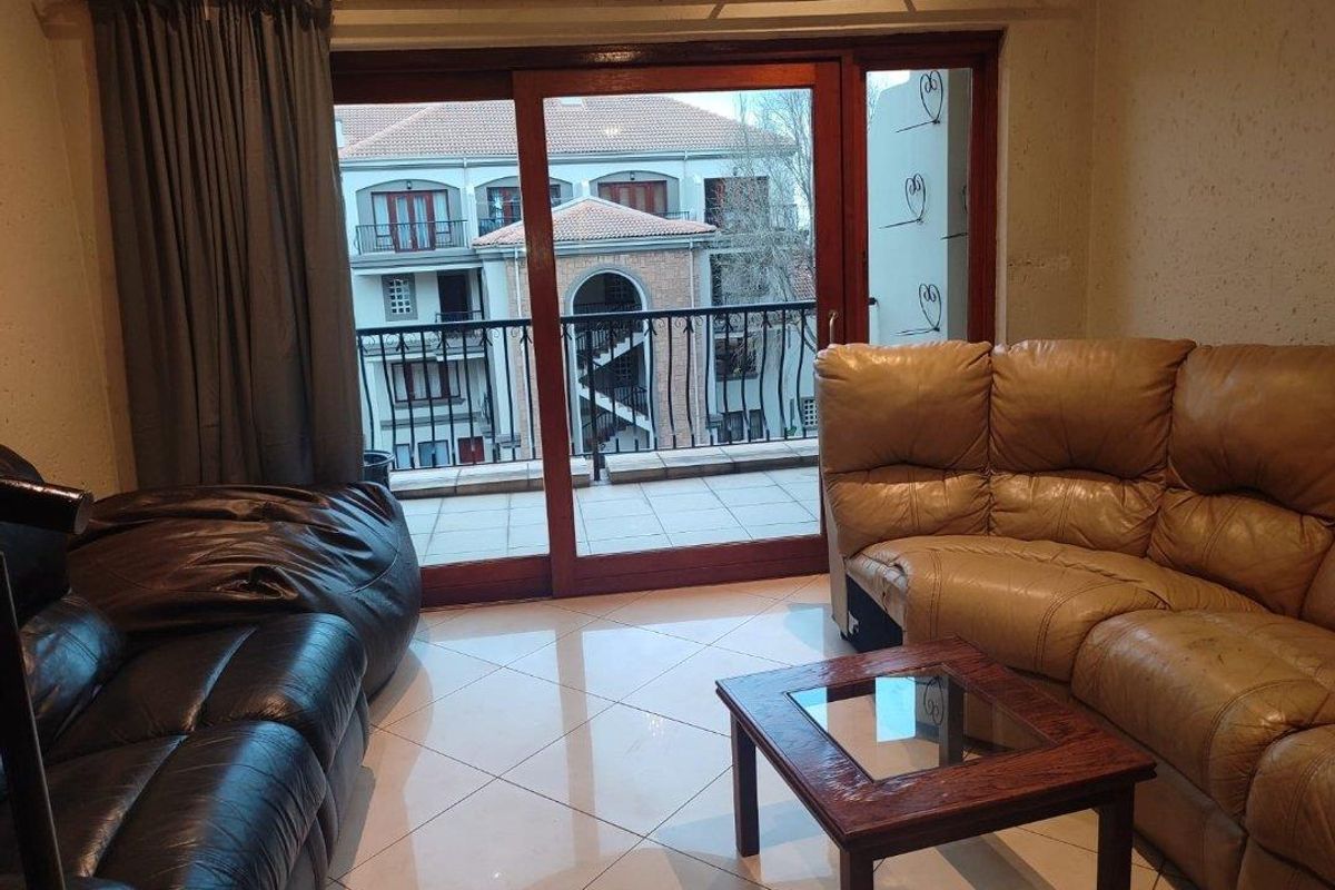 Top floor duplex apartment in desirable Morningside complex - Photo 4