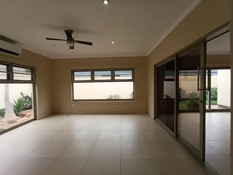 Freestanding Home to rent - Photo 2