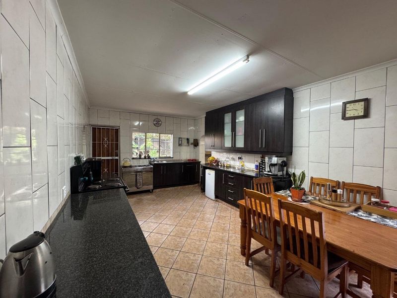 Exceptional Value, Tranquility & Endless Potential! - Photo 5