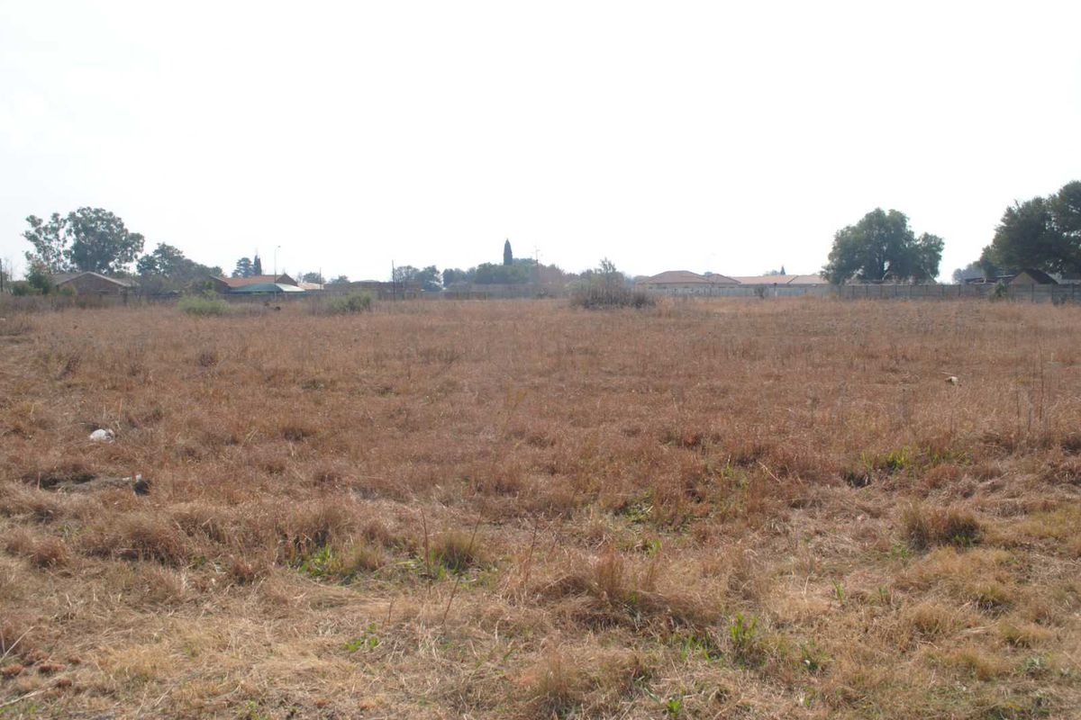 Vacant stand in the well sought after suburb of Midvaal - Photo 3