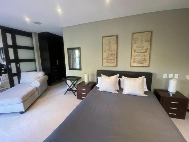 AN UPMARKET ONE BEDROOM GARDEN COTTAGE - Photo 1