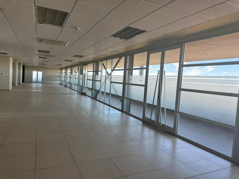 SKY OFFICE TO LET - Photo 2