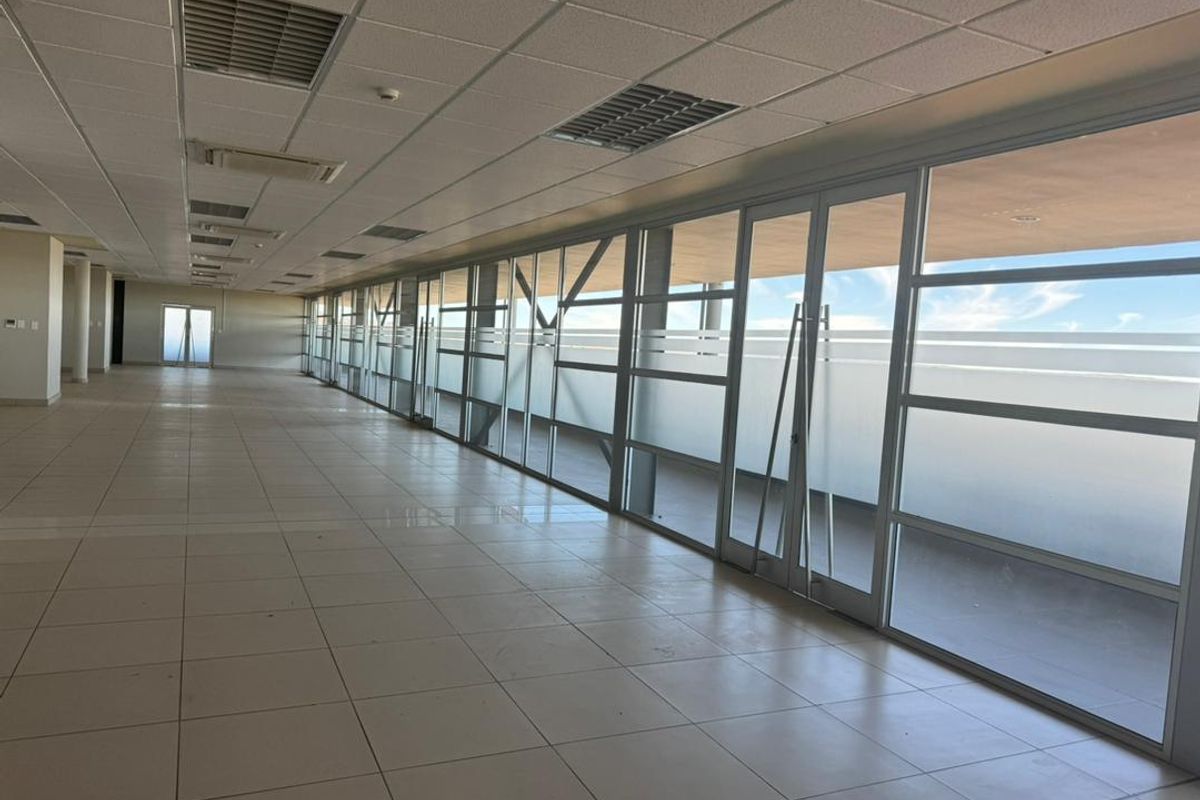 SKY OFFICE TO LET - Photo 2