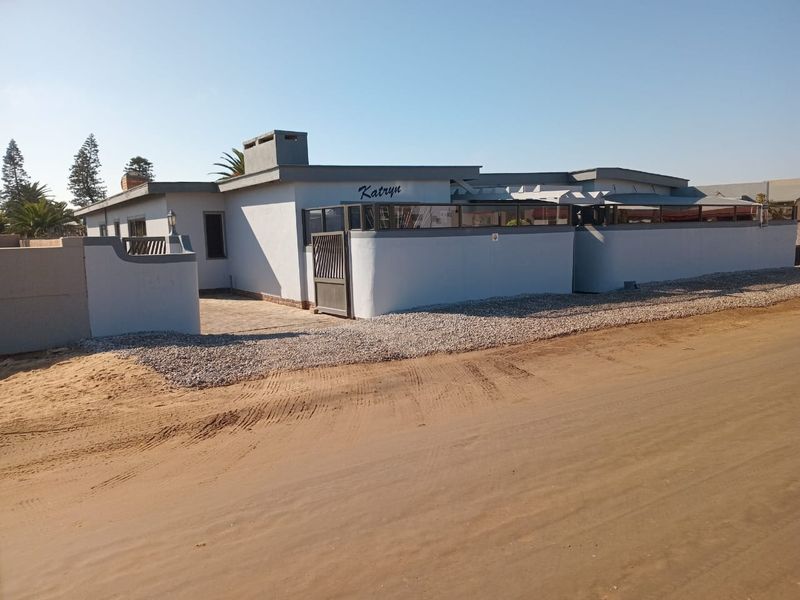 Beautiful house for sale - North dune, Henties Bay - Photo 2