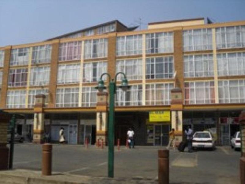 SHOP AVAILABLE IN ARCADIA : 1 AUGUST 2026. - Photo 2