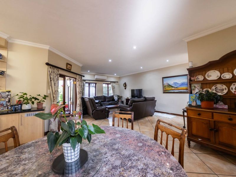 FIVE STAR RATING! - Photo 10